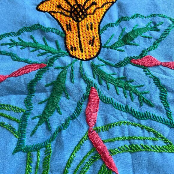 VTG Set 2 Mexican Folk Art Hand Embroidered Crochet Standard Pillow Cases Floral - Picture 5 of 7